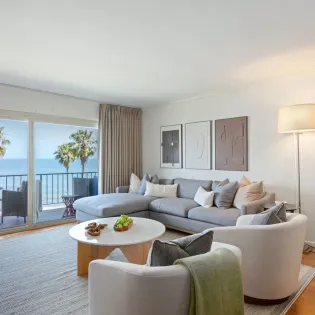 01   seacliff shoreline living room