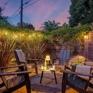 06 humphrey house casa humphrey patio twilight