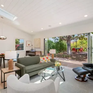 07   mesa breeze living room