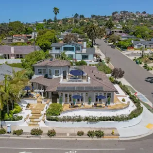 1 shoreline splendor aerial