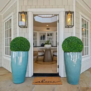 12.1 shoreline splendor entrance