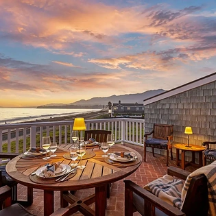 15 balcony  twilight 