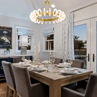 16 shoreline splendor dining