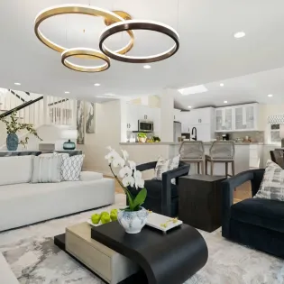 17 shoreline splendor family room