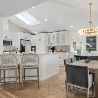 18 shoreline splendor kitchen dining