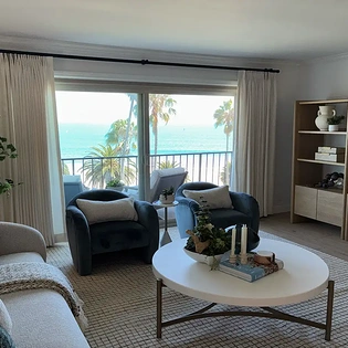 2.1 seacliff island view living room3