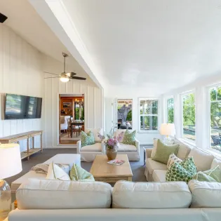 2.10 casita de los robles living room