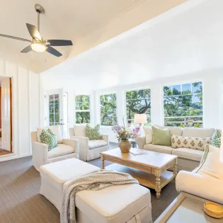 2.11 casita de los robles living room