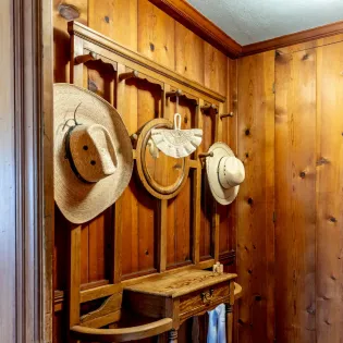 2.14 casita de los robles living room