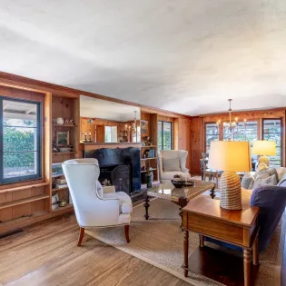 2.21 casita de los robles living room