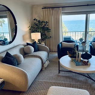 2.3 seacliff island view living room1