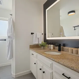 20   seacliff shoreline bathroom2