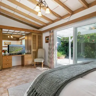 20 surfers paradise bedroom1