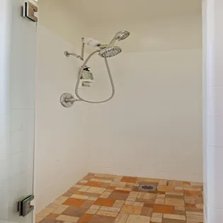 21   seacliff shoreline bathroom2