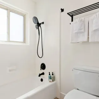 21 seacliff solmar bathroom 1