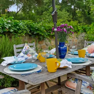 21 seashell cottage outdoor dining 2
