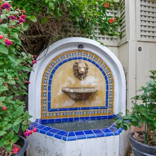 22 seashell cottage fountain 1