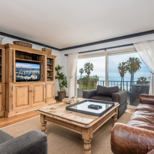 221 00202livingroom 1