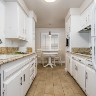 221 00707kitchen