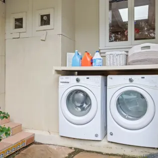 24 seashell cottage laundry 2