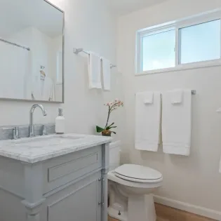 25 beach bliss primary bathroom
