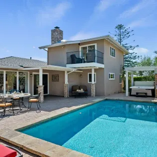 25 foothill oasis rear view