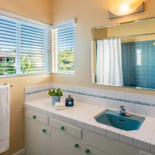 26 summer sunset bathroom2