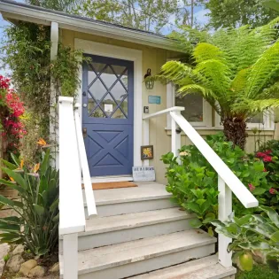 27 seaside retreat entrance 1