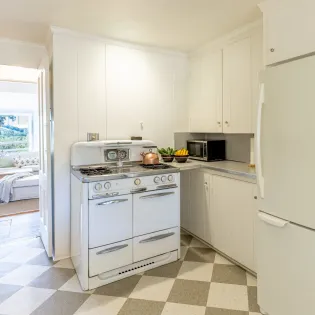 3.3 casita de los robles kitchen