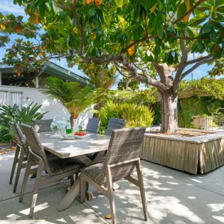 31 surfers paradise front exterior
