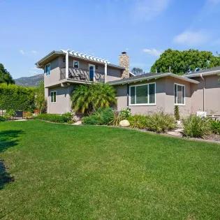 34 foothill oasis back yard