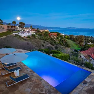 35 via pacifica balcony view