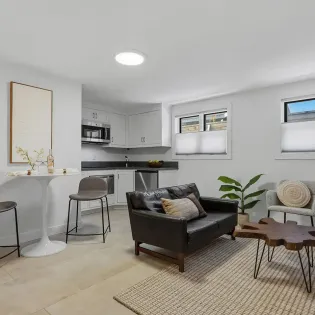38 humphrey house guest suite