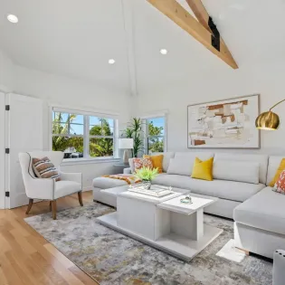 39 shoreline splendor living room