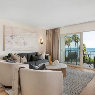 4 seacliff solmar living room