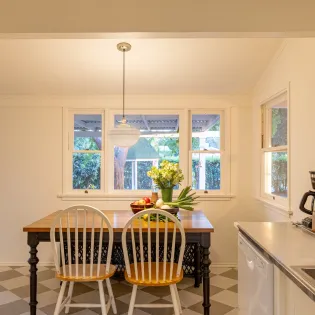 4.6 casita de los robles dining
