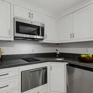 40 humphrey house guest suite kitchen