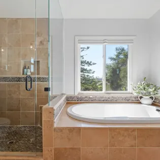 41 foothill oasis primary bathroom