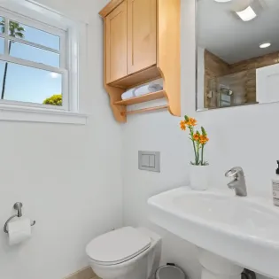 42 shoreline splendor bathroom3