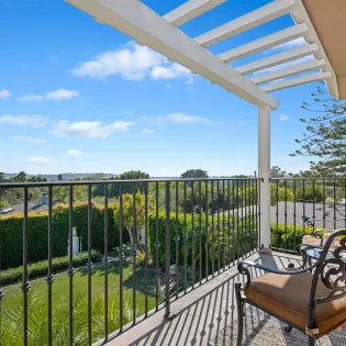 44 foothill oasis balcony