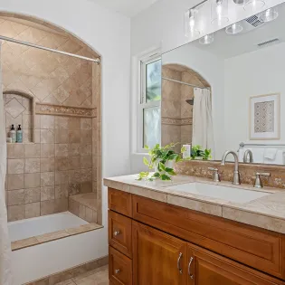 45 foothill oasis bathroom2