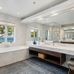 60 via pacifica primary bathroom