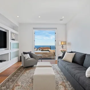 68 via pacifica tv room