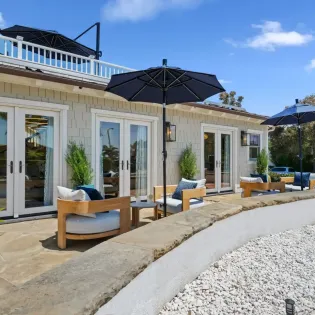 7.1shoreline splendor front patio