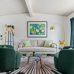 8 beach bliss living area
