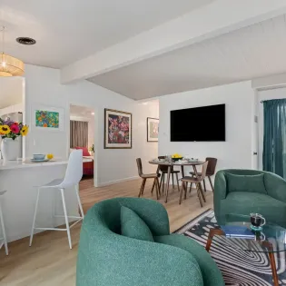 9 beach bliss living area
