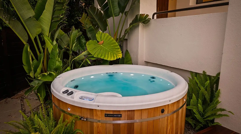 02 hot tub  twilight
