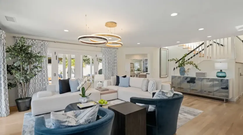 16.1 shoreline splendor family room
