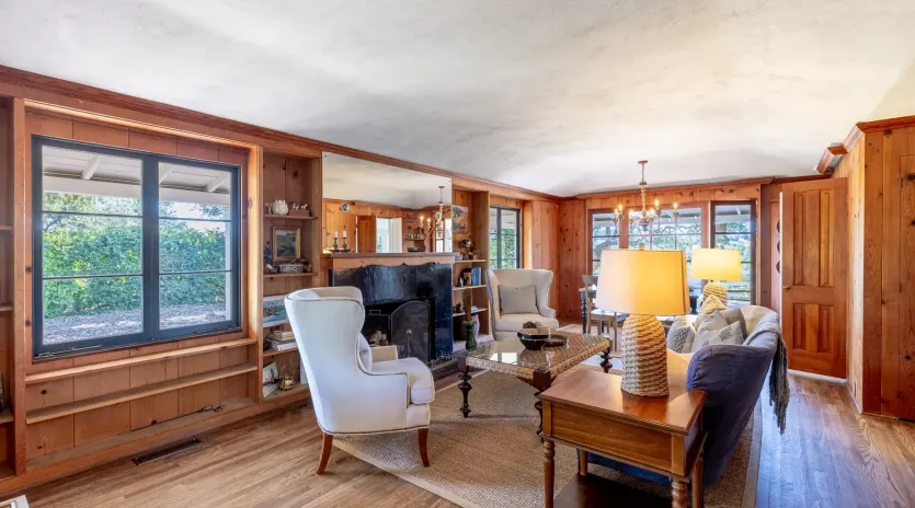 2.21 casita de los robles living room