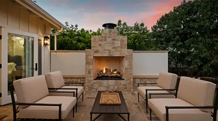 22 back patio  twilight